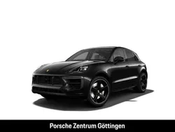 Tiefschwarzmetallic Gebraucht 2020 Porsche Macan Turbo SUV | 85.800 €