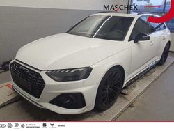 Gletscherweiß metallic Gebraucht 2022 Audi RS4 Ambiente Kombi | 64.340 € (Guter Preis)