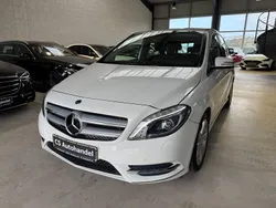 Weiß Gebraucht 2014 Mercedes B180 Van / Kleinbus | 14.490 € (Fairer Preis)