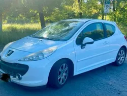 Weiß Gebraucht 2008 Peugeot 207 Kleinwagen | 850 € (Guter Preis)