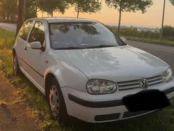 Weiß Gebraucht 1998 VW Golf IV Kleinwagen | 3.000 € (Fairer Preis)