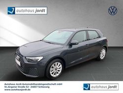 Grau Gebraucht 2024 Audi A1 Sportback Ambiente Kleinwagen | 25.530 € (Fairer Preis)
