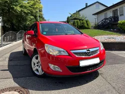 Rot Gebraucht 2011 Opel Astra Eco Kombi | 3.500 € (Guter Preis)