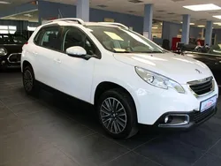 Weiß Gebraucht 2016 Peugeot 2008 Active SUV | 10.780 € (Fairer Preis)
