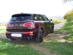 Rot Gebraucht 2018 Mini Cooper S Clubman Kombi | 16.600 € (Fairer Preis)