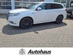 Weiß Gebraucht 2020 Mitsubishi Outlander P-HEV Plus SUV | 23.990 € (Fairer Preis)