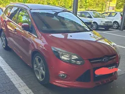 Rot Gebraucht 2013 Ford Focus Champions Edition Kombi | 4.300 € (Guter Preis)