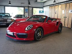 Rot Gebraucht 2017 Porsche 911 Turbo S Cabriolet Cabrio | 154.990 € (Teuer)