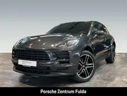 Grau Gebraucht 2019 Porsche Macan SUV | 56.890 €