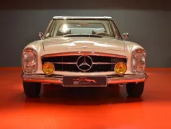 Weiß Gebraucht 1966 Mercedes 230 Cabrio | 117.900 €