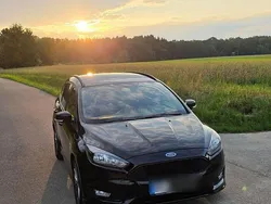 Schwarz Gebraucht 2018 Ford Focus ST-Line Kombi | 11.300 € (Superpreis)