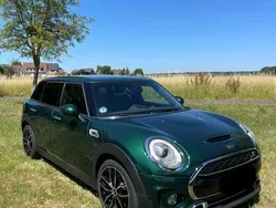 Grün Gebraucht 2018 Mini Clubman Kombi | 18.400 €