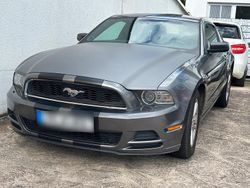Grau Gebraucht 2012 Ford Mustang Coupé | 8.800 €
