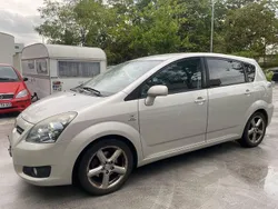 Grau Gebraucht 2008 Toyota Corolla Verso Van / Kleinbus | 2.200 € (Superpreis)