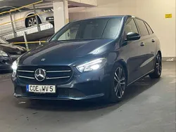 Blau Gebraucht 2019 Mercedes B200 Progressive Van / Kleinbus | 21.990 € (Teuer)