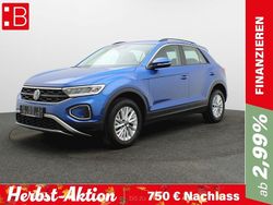 Blau Gebraucht 2024 VW T-Roc Life SUV | 26.450 € (Fairer Preis)