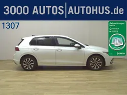 Oryxweiss perlmutteffekt Gebraucht 2022 VW Golf VIII Active Limousine | 20.480 € (Guter Preis)