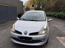 Silber Gebraucht 2009 Renault Clio II Dynamique Kleinwagen | 2.200 € (Fairer Preis)