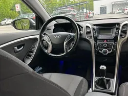 Silber Gebraucht 2015 Hyundai i30 Trend Limousine | 5.800 € (Guter Preis)