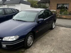 Blau Gebraucht 1999 Opel Omega Limousine | 1.100 € (Superpreis)