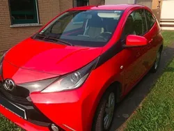 Rot Gebraucht 2015 Toyota Aygo X-play Kleinwagen | 6.950 € (Fairer Preis)