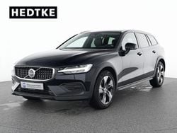 Onyx black / Gebraucht 2023 Volvo V60 CC Plus Kombi | 38.550 € (Fairer Preis)