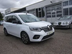 Weiß Gebraucht 2023 Renault Kangoo Techno Van / Kleinbus | 27.990 € (Fairer Preis)