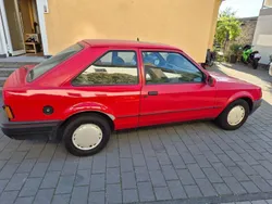 Rot Gebraucht 1989 Ford Escort Limousine | 2.000 €