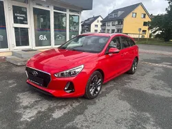 Rot Gebraucht 2017 Hyundai i30 Kombi | 11.300 € (Guter Preis)