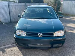 Grau Gebraucht 2001 VW Golf IV Kleinwagen | 1.650 € (Superpreis)