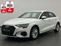 Weiß Gebraucht 2022 Audi A3 Sportback Design Kombi | 22.995 € (Guter Preis)