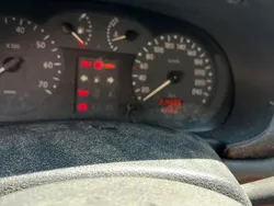 Silber Gebraucht 1998 Renault Clio II Kleinwagen | 500 €