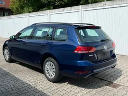 Blau Gebraucht 2017 VW Golf VII Comfortline Kombi | 5.999 €