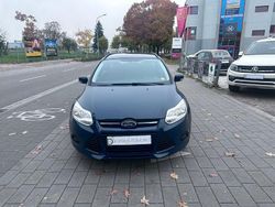 Blau Gebraucht 2012 Ford Focus Trend Limousine | 2.999 € (Teuer)