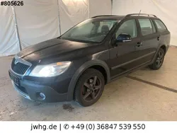Schwarz Gebraucht 2013 Skoda Octavia Scout Scout 4x4 Kombi | 7.950 € (Superpreis)