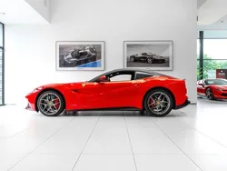 Rot Gebraucht 2016 Ferrari F12 | 259.950 € (Etwas zu teuer)