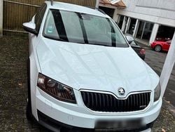 Weiß Gebraucht 2015 Skoda Octavia Kombi | 13.290 € (Superpreis)