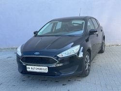 Schwarz Gebraucht 2015 Ford Focus Trend Limousine | 3.990 € (Fairer Preis)