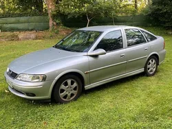Silber Gebraucht 2001 Opel Vectra Limousine | 1.600 € (Fairer Preis)