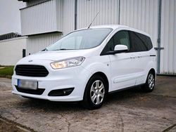 Weiß Gebraucht 2016 Ford Tourneo Van / Kleinbus | 6.740 € (Guter Preis)