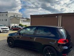 Schwarz Gebraucht 2012 VW Golf VI Kleinwagen | 8.700 € (Etwas zu teuer)