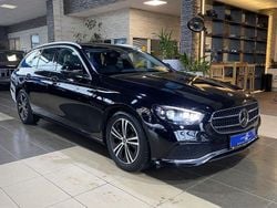 Schwarz schwarz unilack Gebraucht 2021 Mercedes E220 Avantgarde Kombi | 28.900 € (Guter Preis)