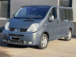 Silber Gebraucht 2011 Renault Traffic Van / Kleinbus | 9.000 €