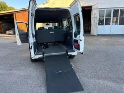 Weiß Gebraucht 2011 Ford Tourneo Connect Trend Van / Kleinbus | 9.400 €