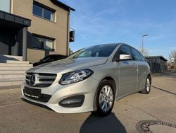 Silber Gebraucht 2015 Mercedes B180 Van / Kleinbus | 13.999 € (Fairer Preis)