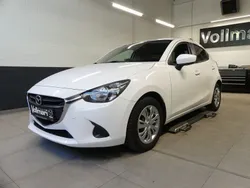 Weiß Gebraucht 2016 Mazda 2 Center-Line | 8.990 € (Fairer Preis)
