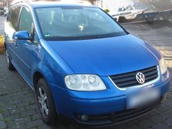 Blau Gebraucht 2004 VW Touran Van / Kleinbus | 1.500 € (Guter Preis)