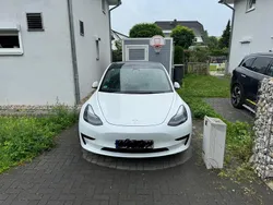 Weiß Gebraucht 2022 Tesla Model 3 Standard Range Limousine | 29.500 € (Fairer Preis)