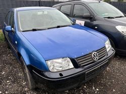 Blau Gebraucht 2001 VW Bora Edition Limousine | 450 € (Guter Preis)