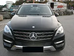 Schwarz metallic Gebraucht 2014 Mercedes ML250 SUV | 33.200 €